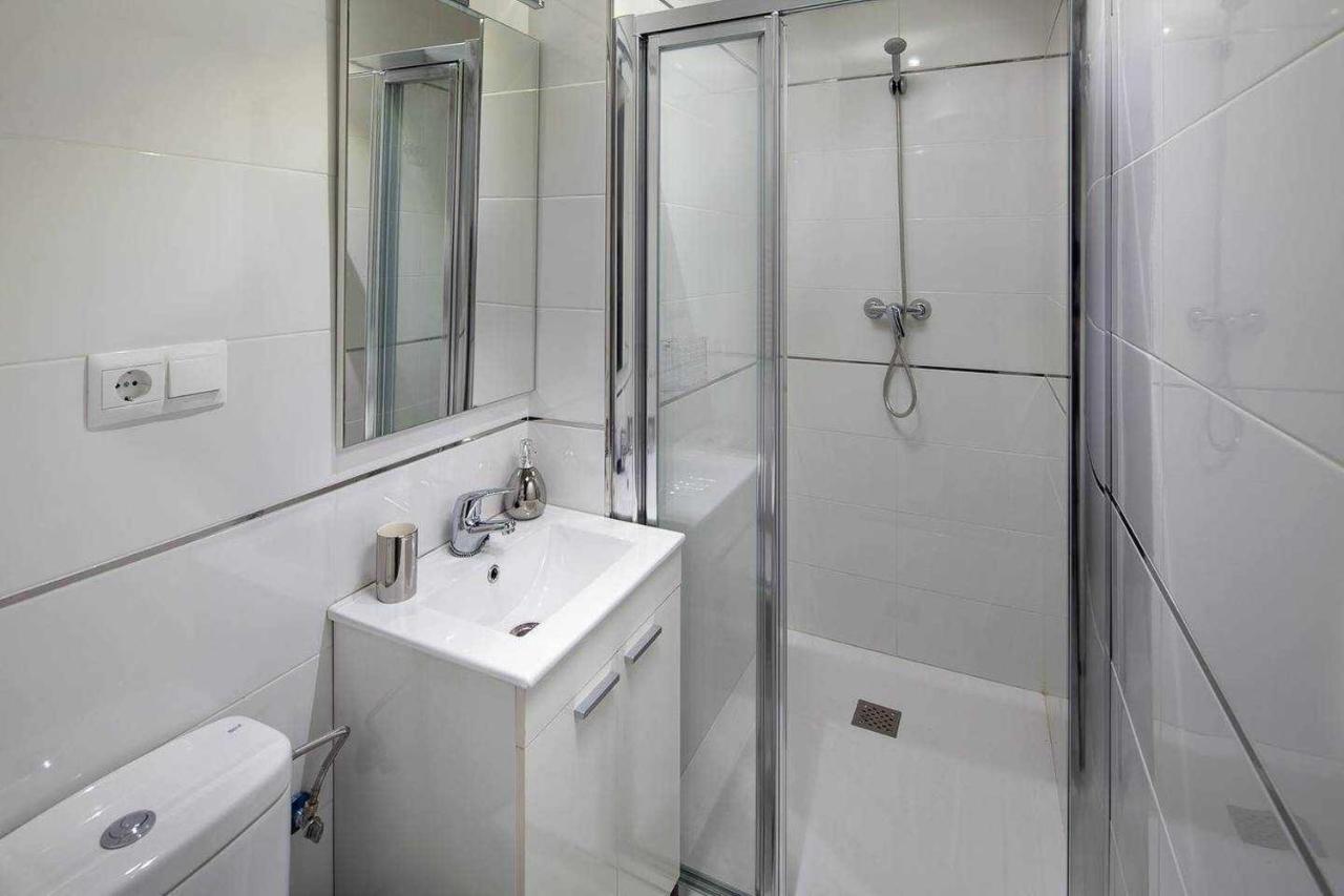 Wanderlust Malaga Apartamentos 3 Exterior photo